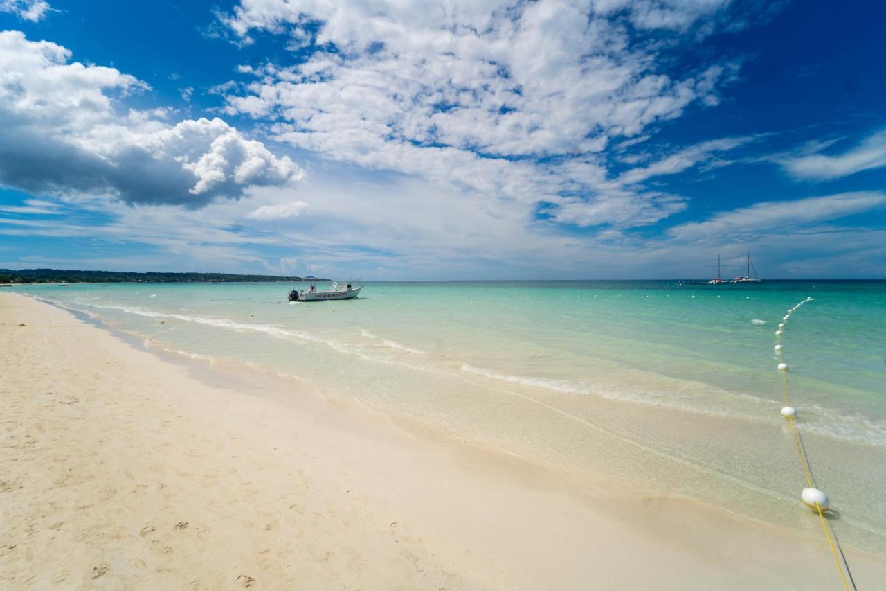 Blue Skies Beach Resort Negril Eksteriør bilde