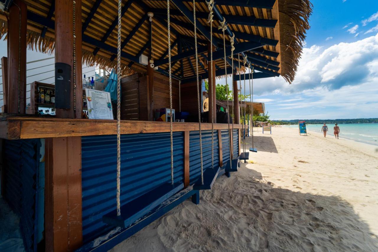 Blue Skies Beach Resort Negril Eksteriør bilde